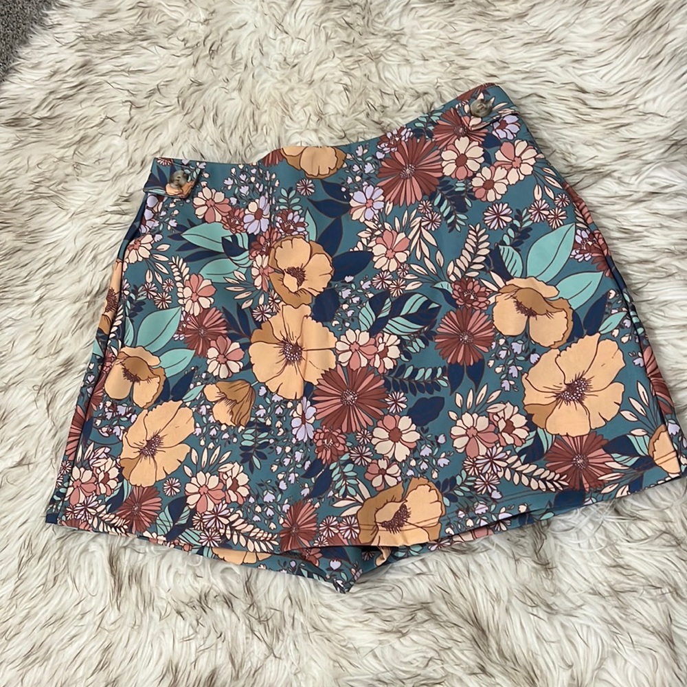 Altar’d State Floral Skort